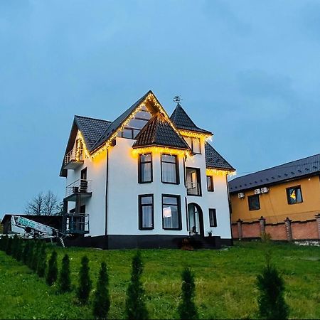 Family Hotel Vorokhta Exterior photo